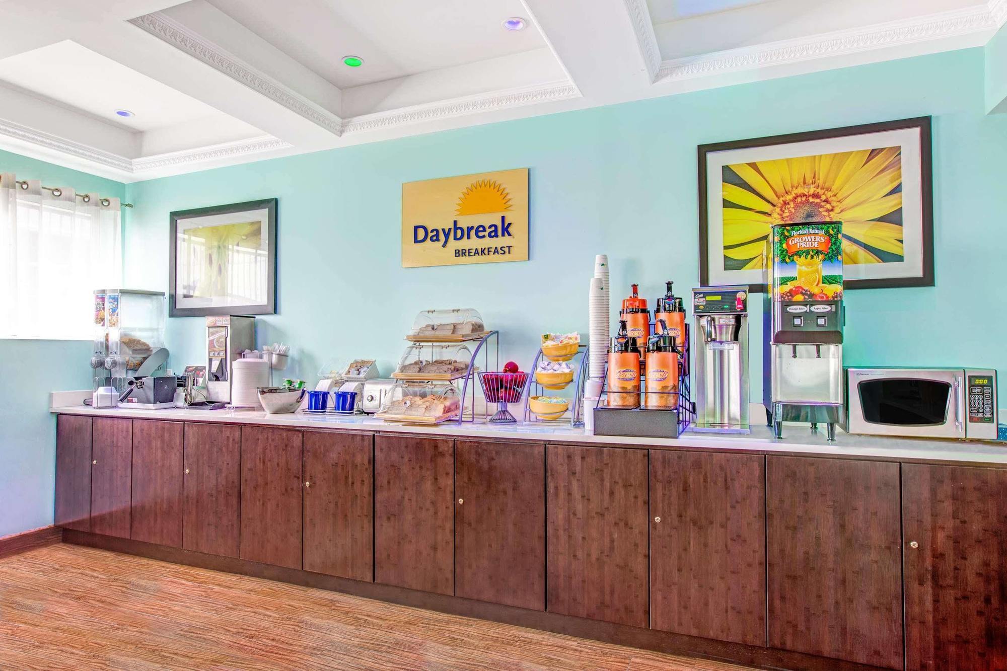 ניו יורק Days Inn & Suites By Wyndham Ozone Park/Jfk Airport מראה חיצוני תמונה
