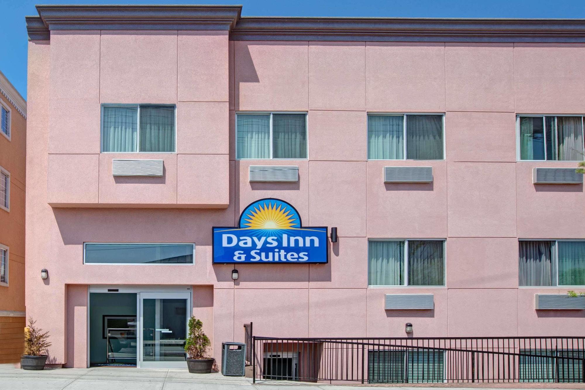 ניו יורק Days Inn & Suites By Wyndham Ozone Park/Jfk Airport מראה חיצוני תמונה