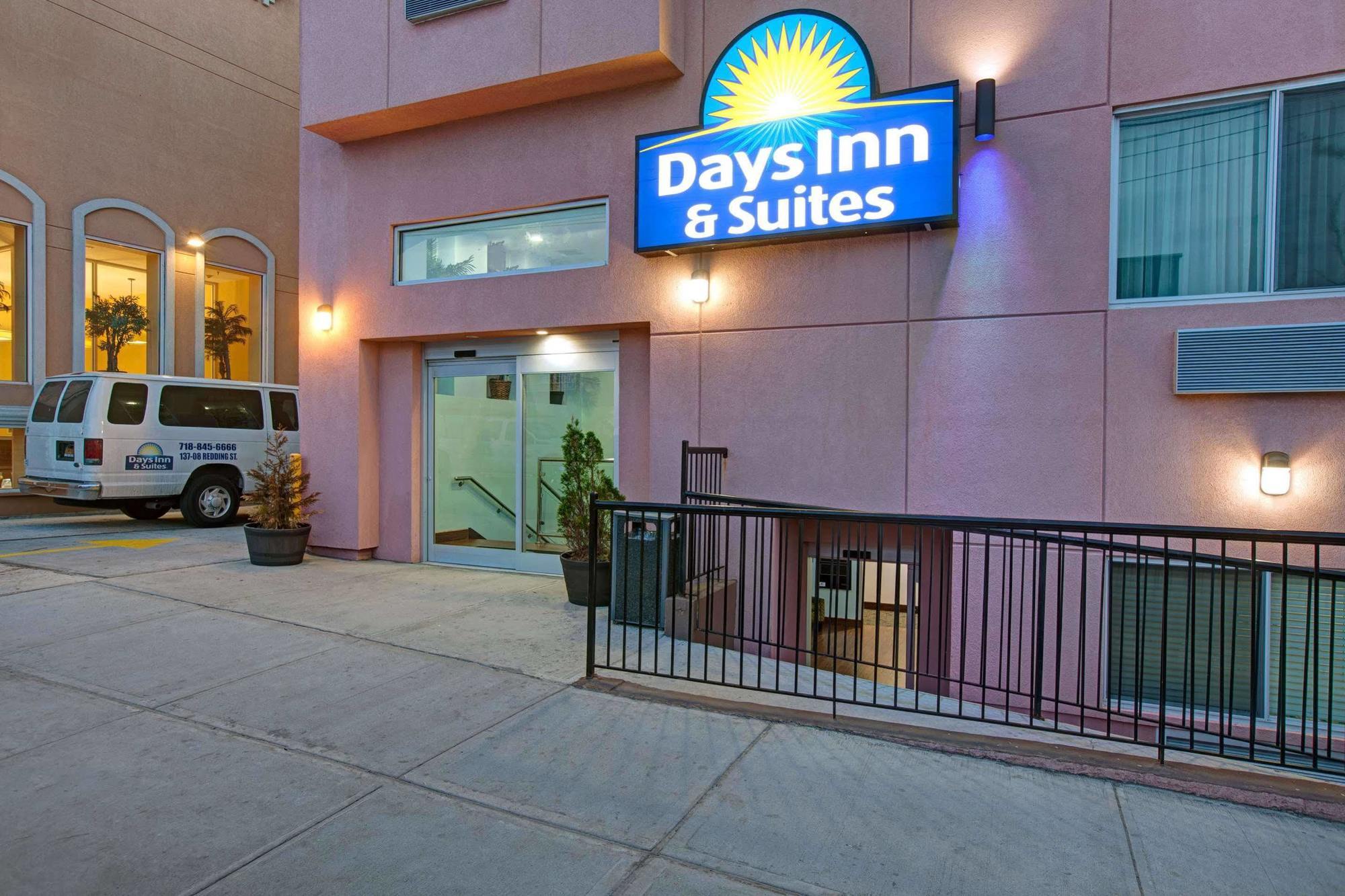 ניו יורק Days Inn & Suites By Wyndham Ozone Park/Jfk Airport מראה חיצוני תמונה