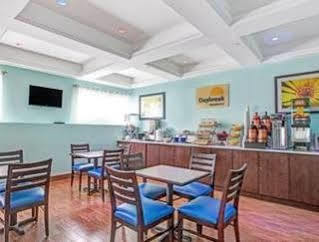 ניו יורק Days Inn & Suites By Wyndham Ozone Park/Jfk Airport מראה חיצוני תמונה